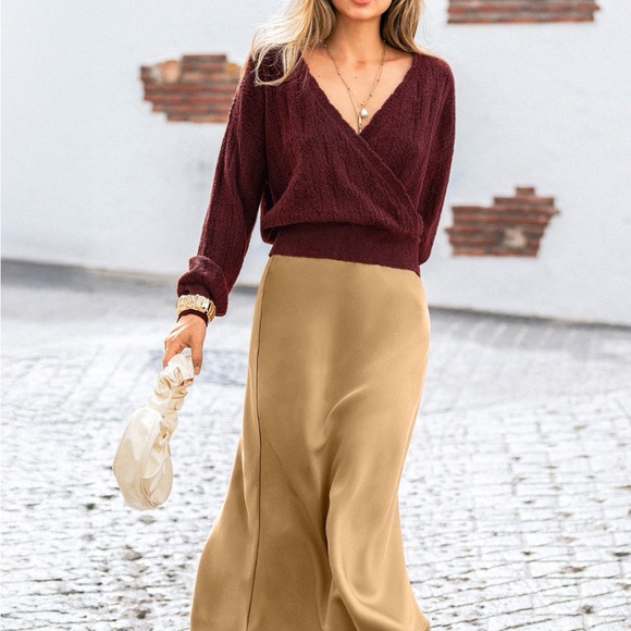 Cupshe Women's Burgundy V-Neck Reversible Sweater - Picture 4 of 11